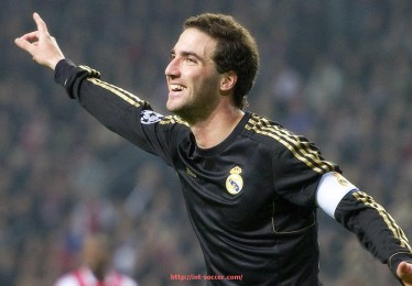 足球直播-意甲联赛得分球队的表现与各大球员贡献